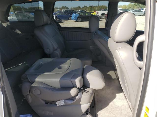 2010 TOYOTA SIENNA XLE