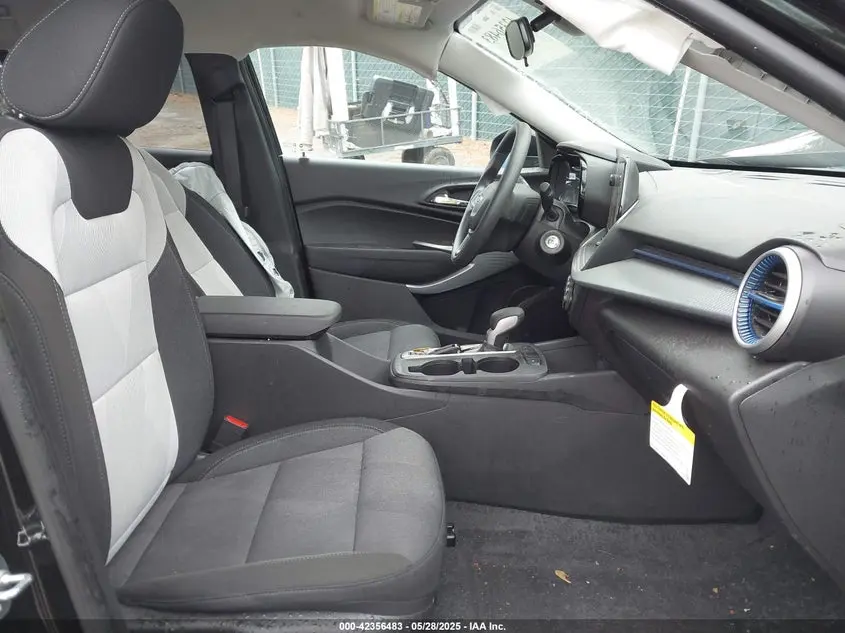 2025 CHEVROLET TRAX FWD LS