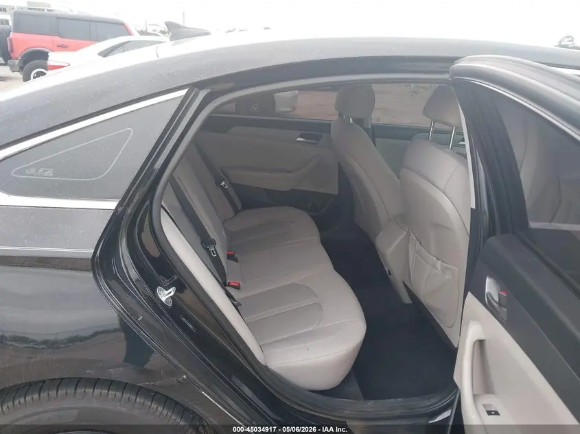 2019 HYUNDAI SONATA SE