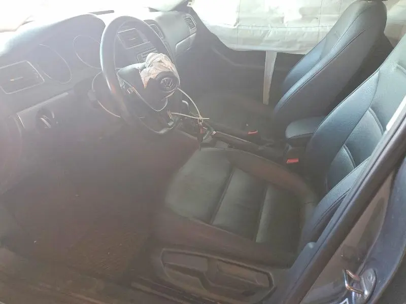 2017 VOLKSWAGEN JETTA SE  