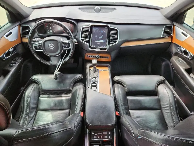 2016 VOLVO XC90 T6  