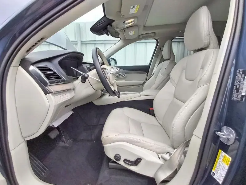 2025 VOLVO XC90 CORE  
