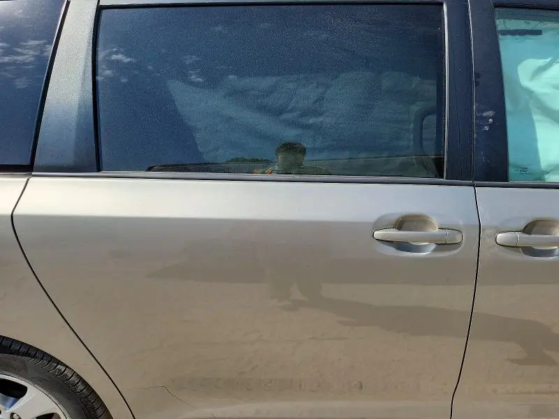 2016 TOYOTA SIENNA LE  