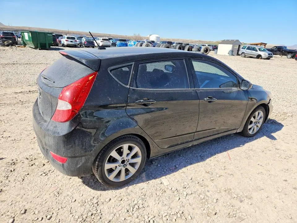 2012 HYUNDAI ACCENT SE  