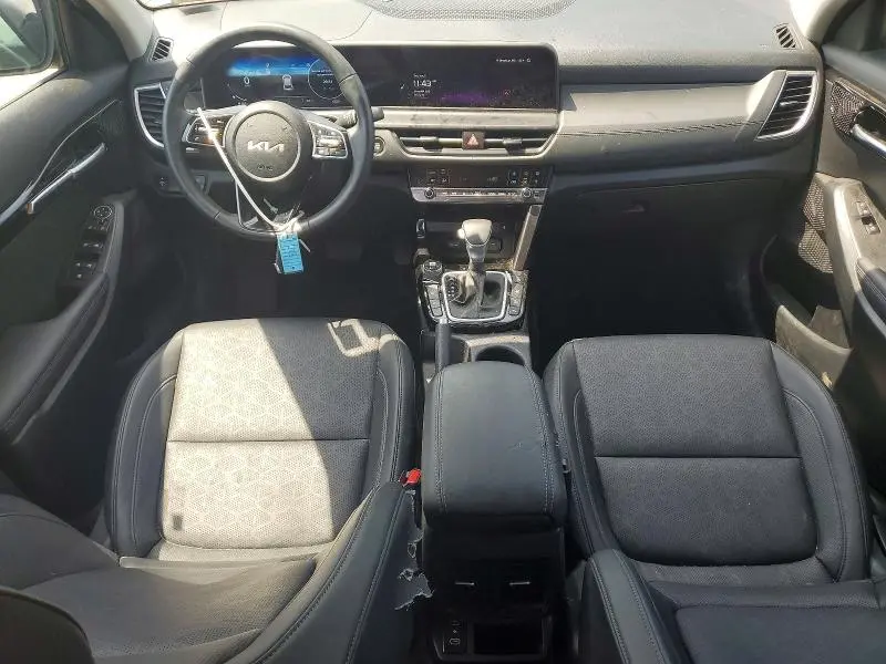 2025 KIA SELTOS EX  
