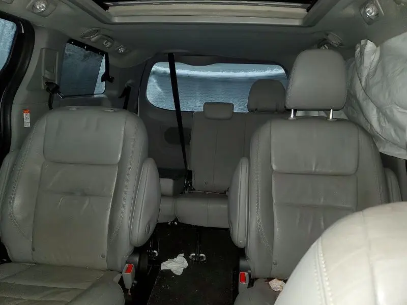2019 TOYOTA SIENNA XLE  