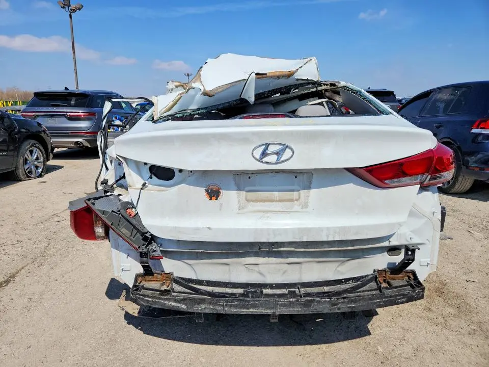 2017 HYUNDAI ELANTRA SE  