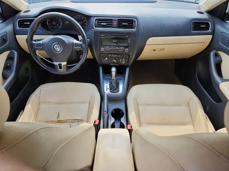 2012 VOLKSWAGEN JETTA SE  