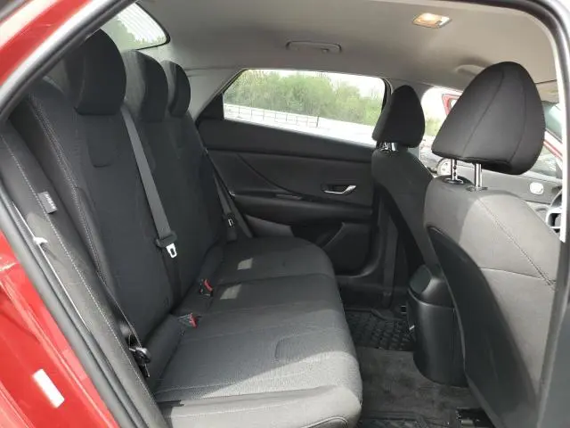 2024 HYUNDAI ELANTRA SE