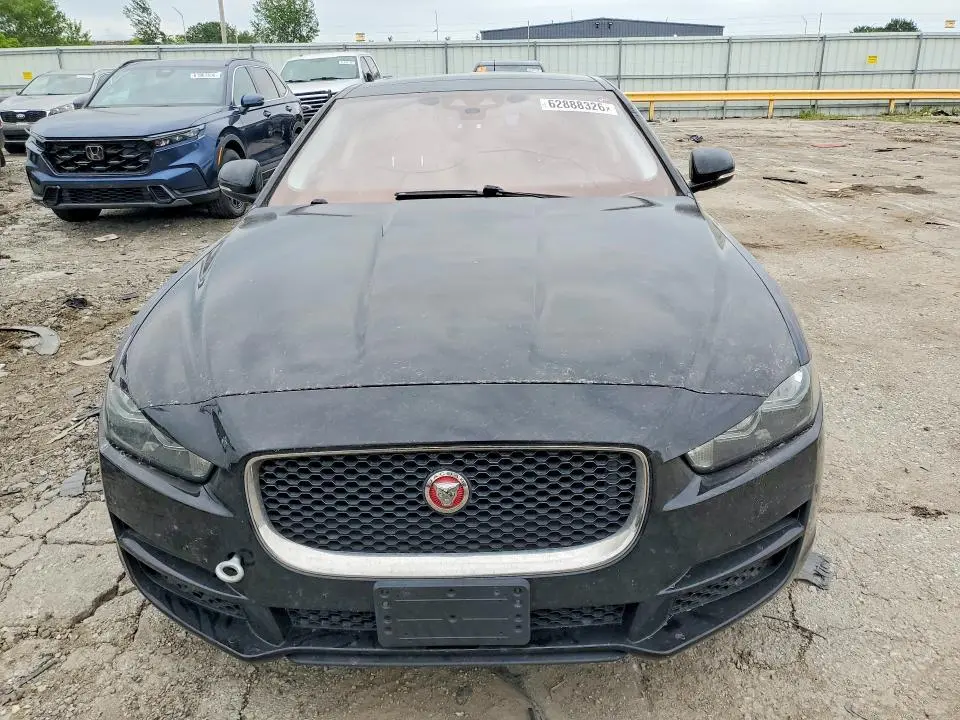2017 JAGUAR XE PREMIUM  