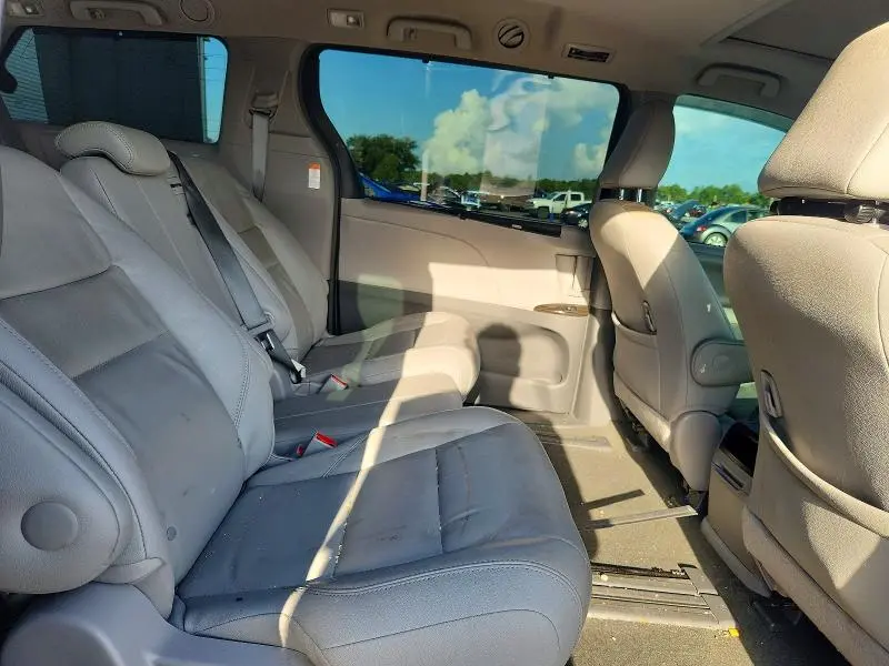 2017 TOYOTA SIENNA XLE 8-PASSENGER  