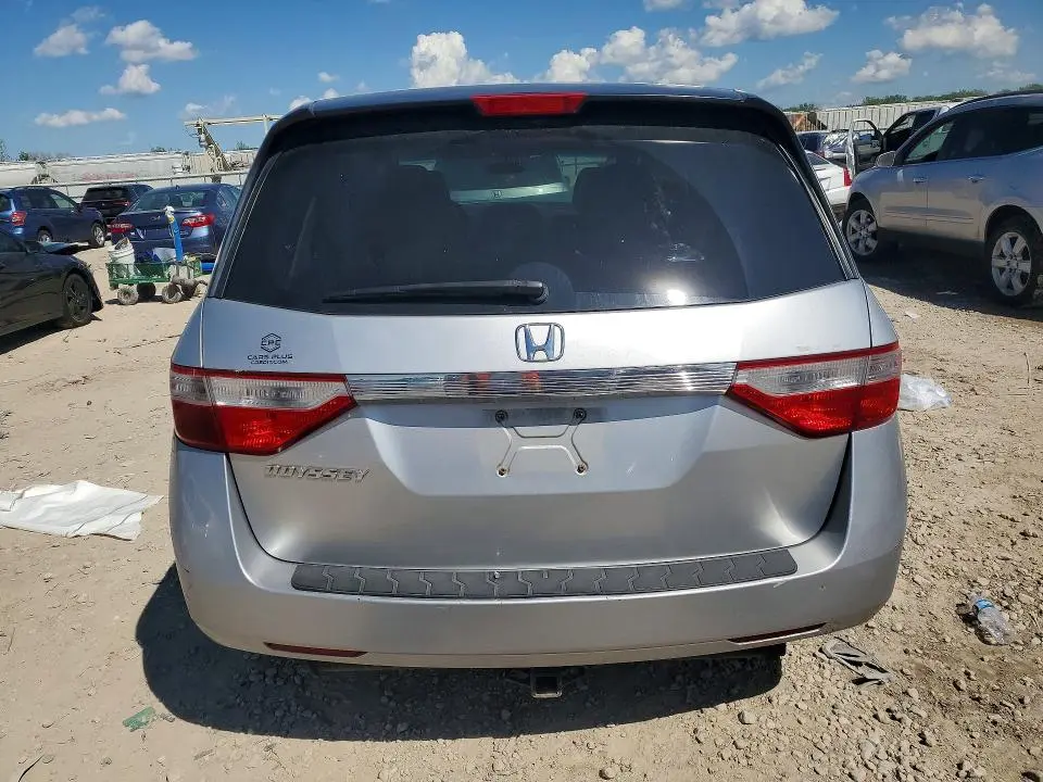 2011 HONDA ODYSSEY LX  