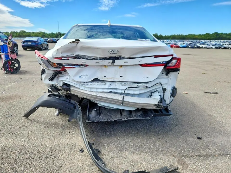 2025 TOYOTA CAMRY LE  
