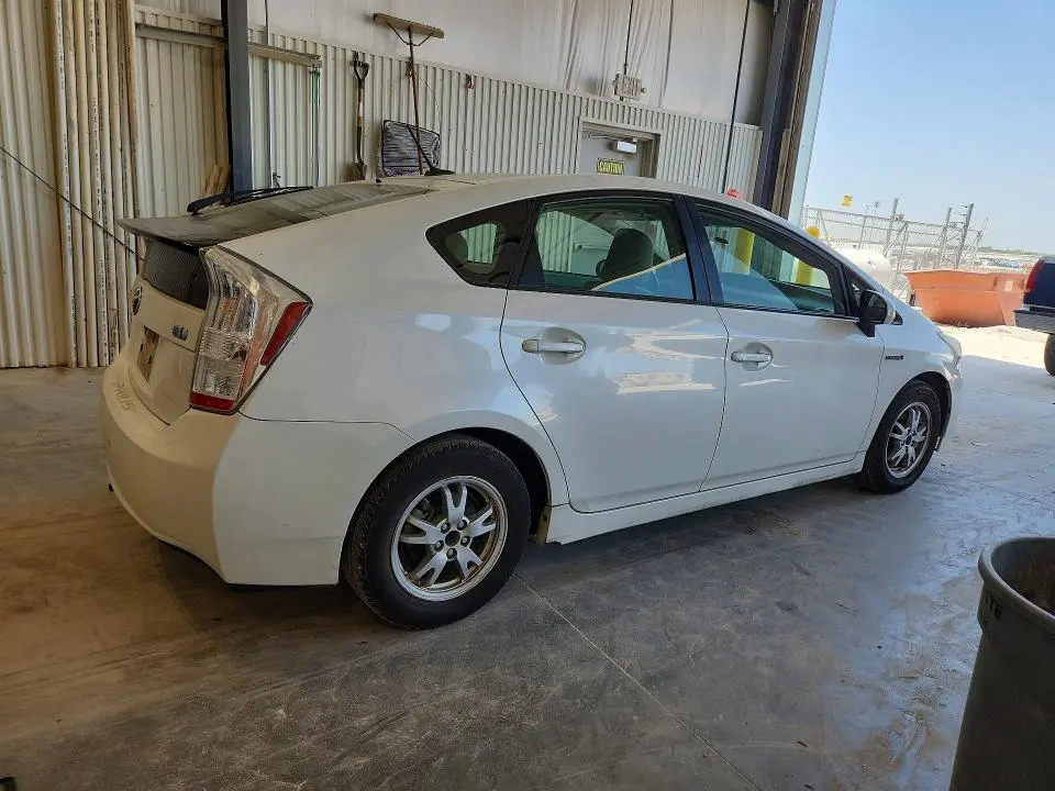 2011 TOYOTA PRIUS THREE  