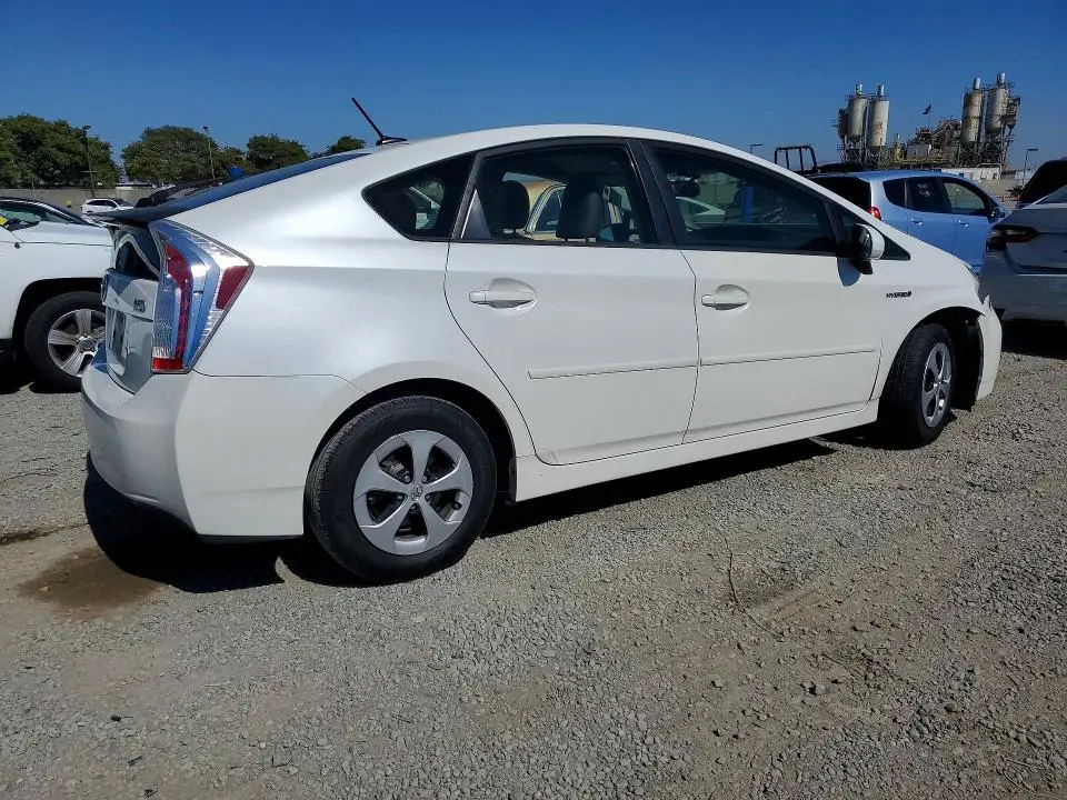 2014 TOYOTA PRIUS FOUR  