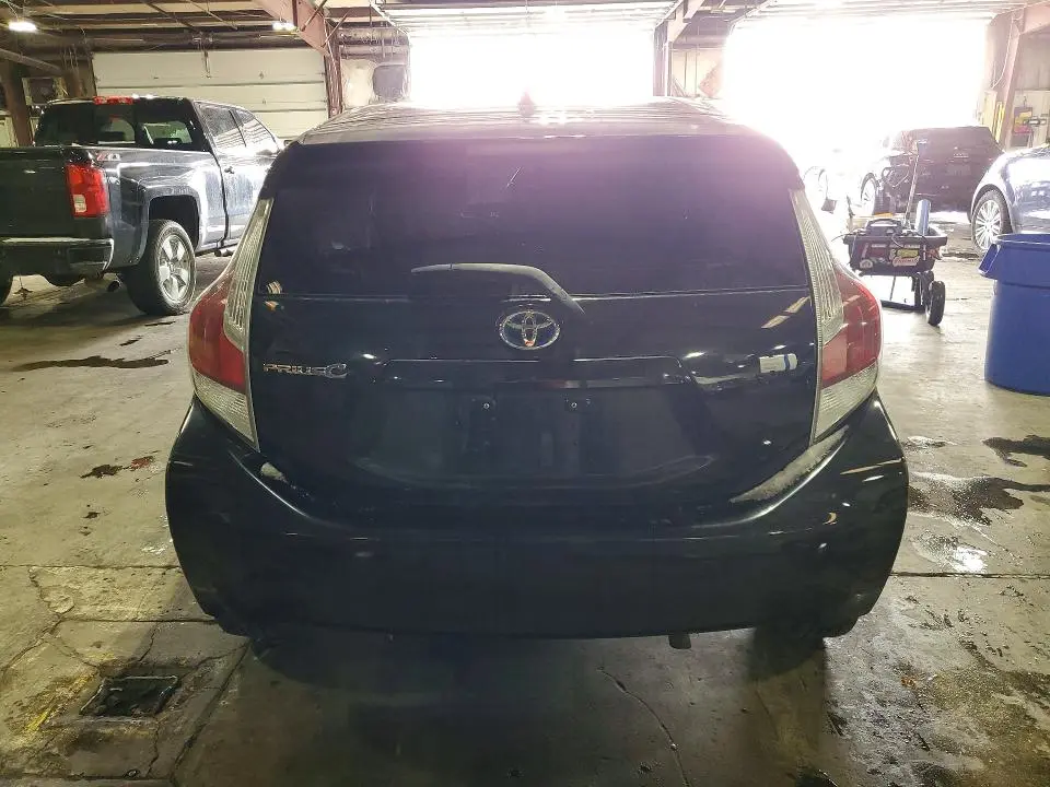 2016 TOYOTA PRIUS C TWO  