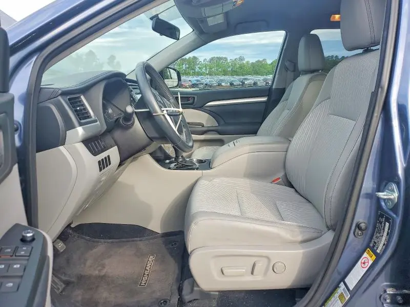 2015 TOYOTA HIGHLANDER LE PLUS  