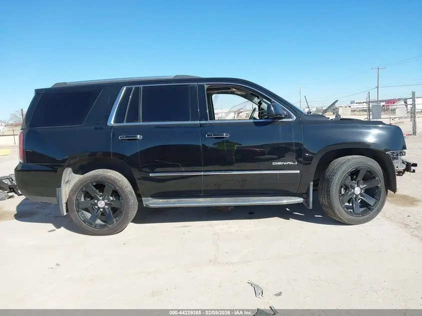2017 GMC YUKON DENALI