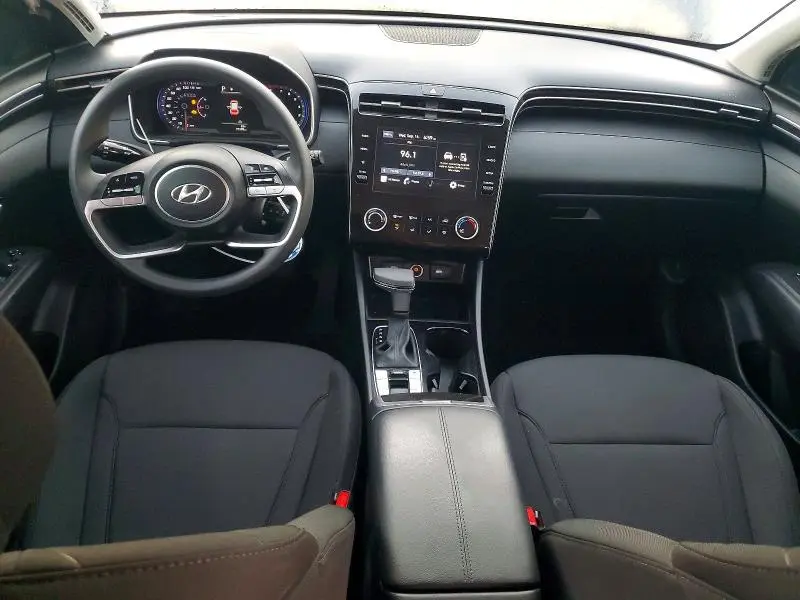 2023 HYUNDAI TUCSON SE  