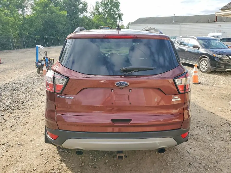 2018 FORD ESCAPE SE  