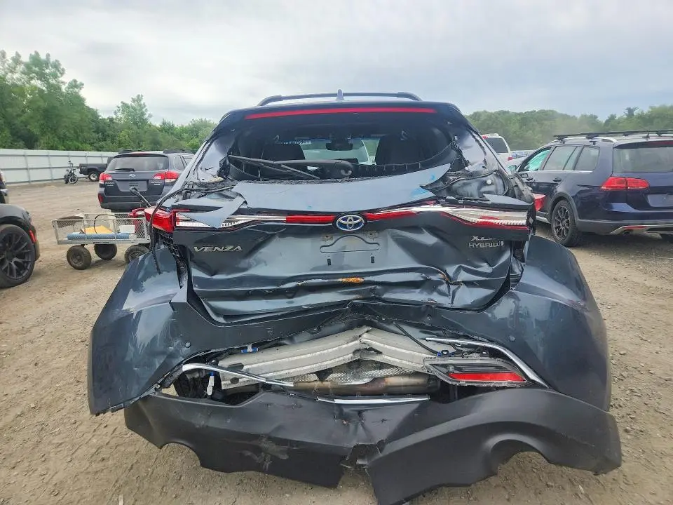 2022 TOYOTA VENZA XLE  