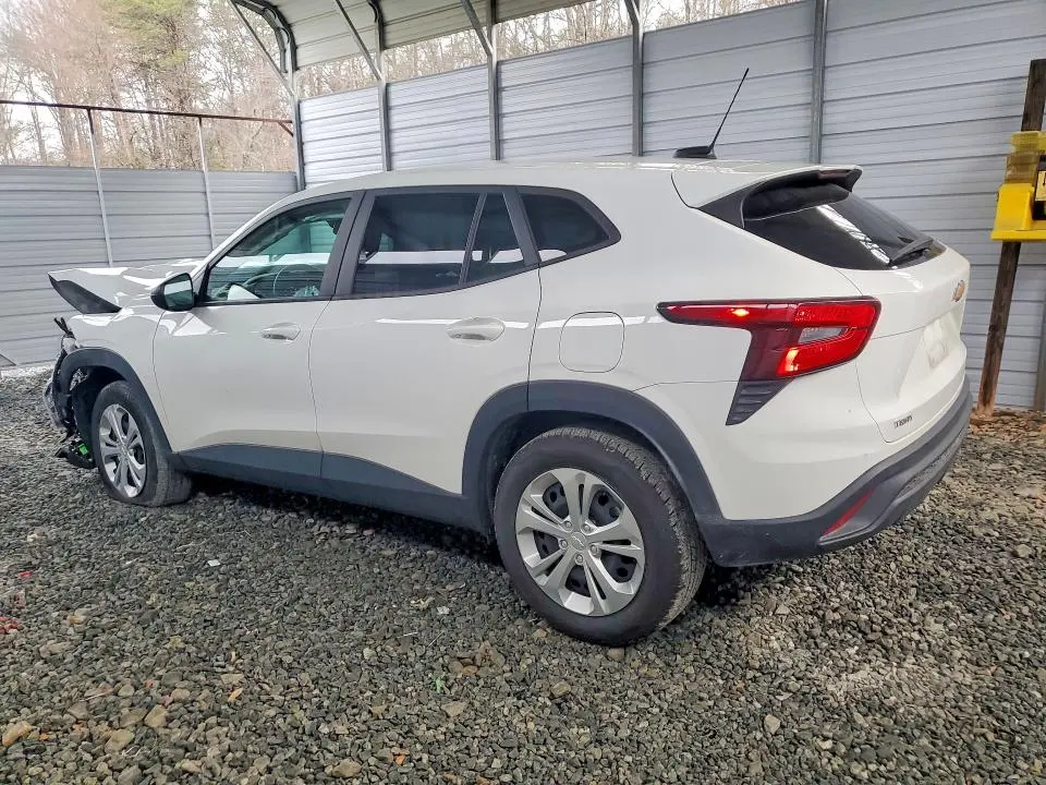 2024 CHEVROLET TRAX LS  
