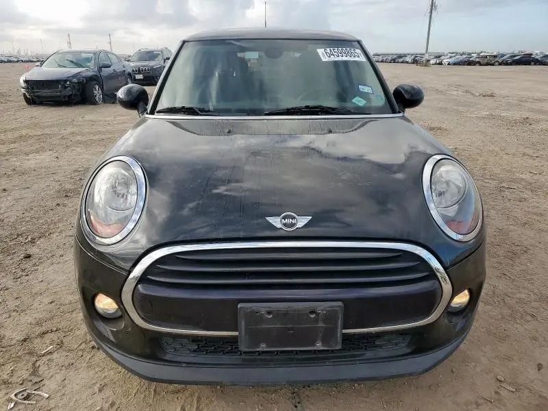 2017 MINI COOPER   
