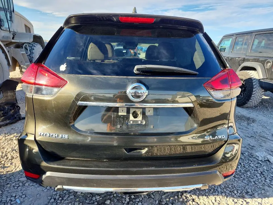2017 NISSAN ROGUE SL  