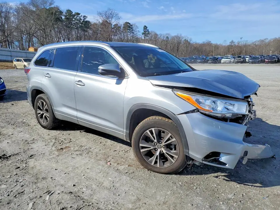 2016 TOYOTA HIGHLANDER XLE  
