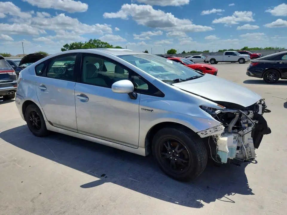 2013 TOYOTA PRIUS TWO  