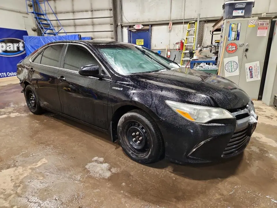 2016 TOYOTA CAMRY SE  