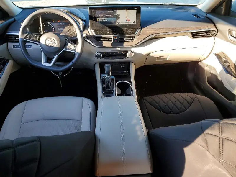 2023 NISSAN ALTIMA SV  