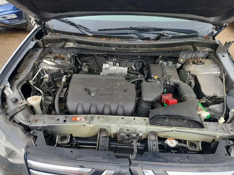 2014 MITSUBISHI OUTLANDER SE  