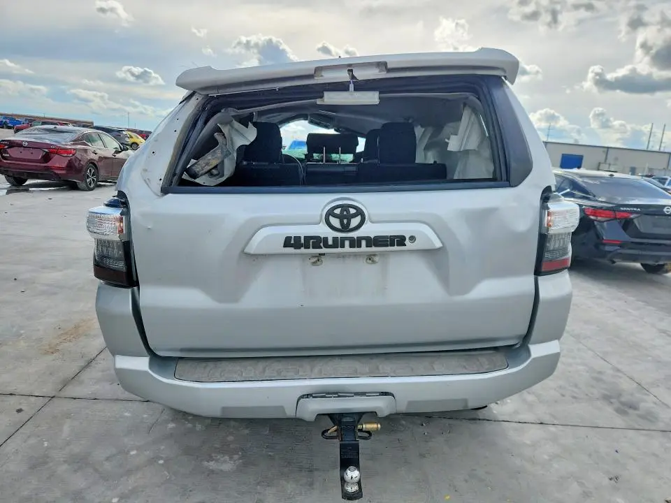 2019 TOYOTA 4RUNNER SR5  