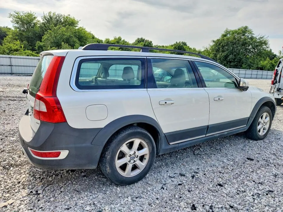 2011 VOLVO XC70 3.2  