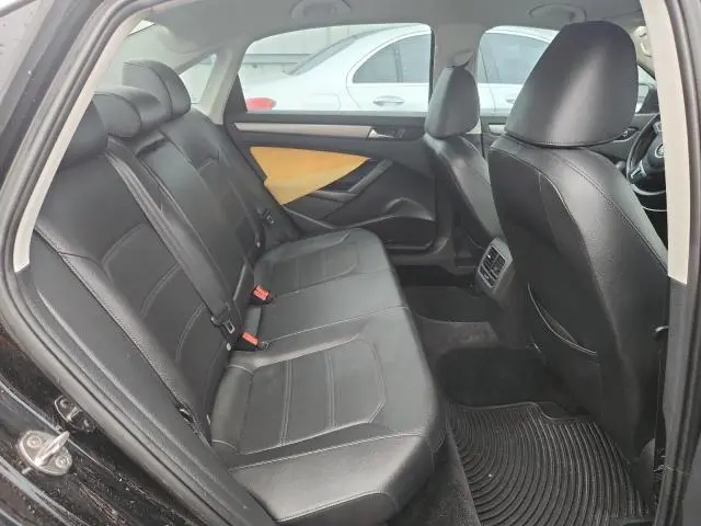 2015 VOLKSWAGEN PASSAT SE