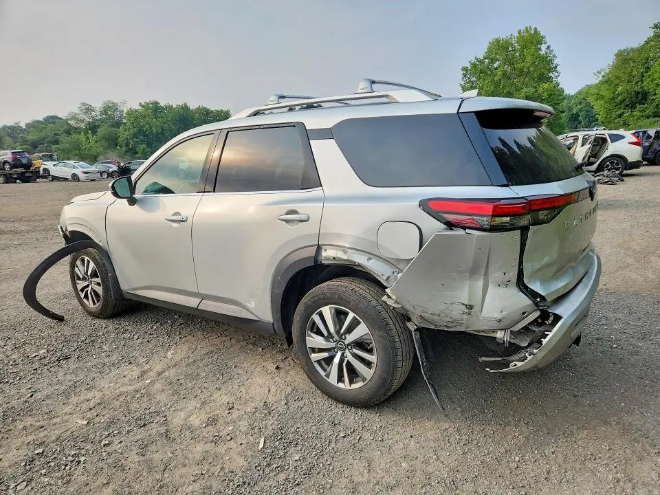 2024 NISSAN PATHFINDER SL  
