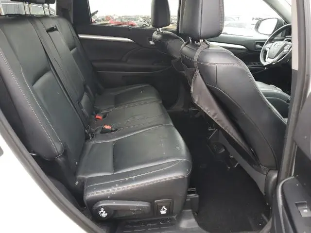 2016 TOYOTA HIGHLANDER XLE  