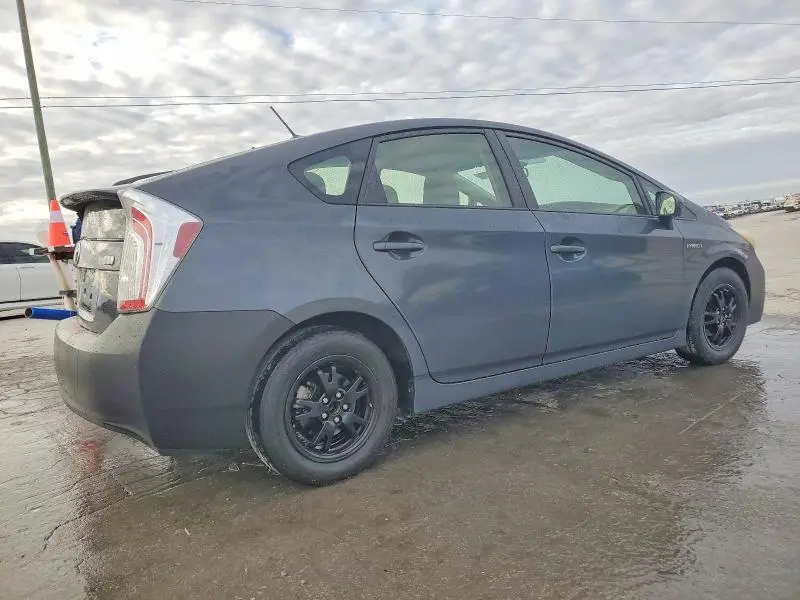 2013 TOYOTA PRIUS   