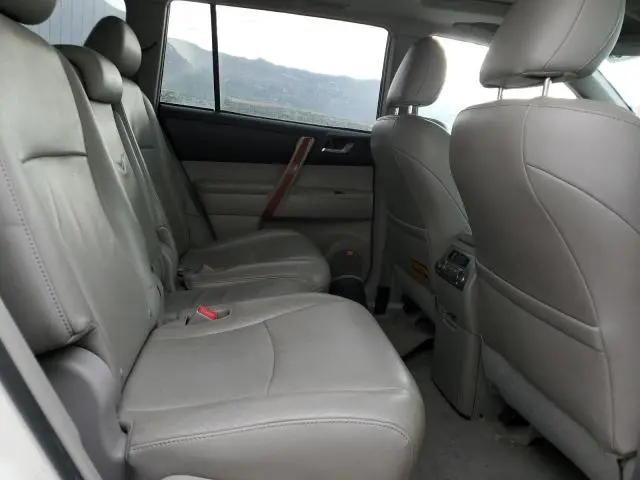 2010 TOYOTA HIGHLANDER LIMITED  