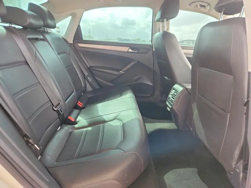 2020 VOLKSWAGEN PASSAT SE  