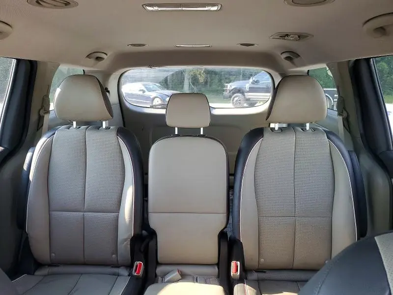 2016 KIA SEDONA LX  