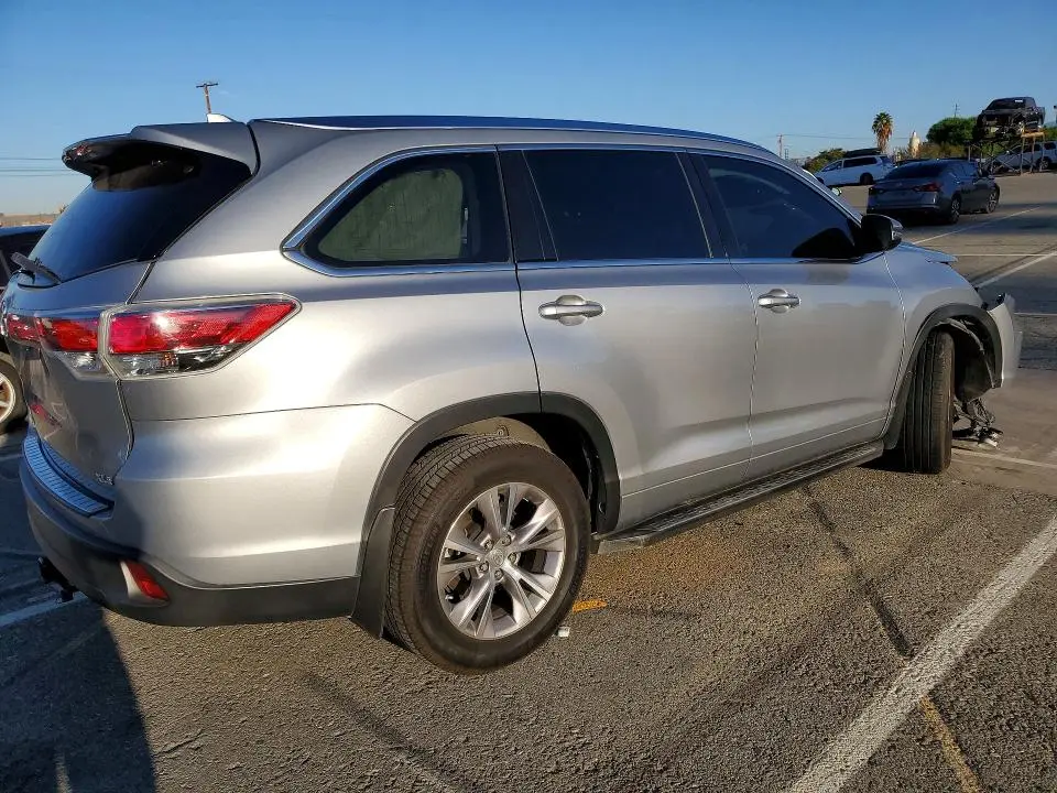 2015 TOYOTA HIGHLANDER XLE  
