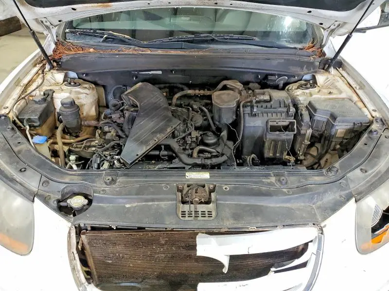 2010 HYUNDAI SANTA FE SE  