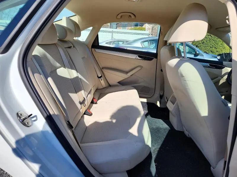 2017 VOLKSWAGEN PASSAT S  