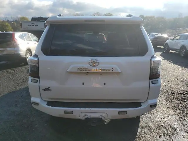 2023 TOYOTA 4RUNNER SE  