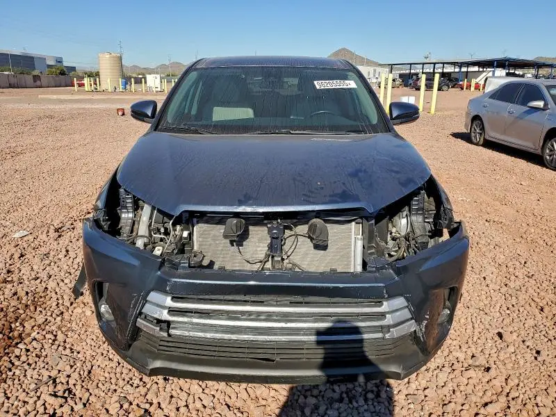 2018 TOYOTA HIGHLANDER LE  