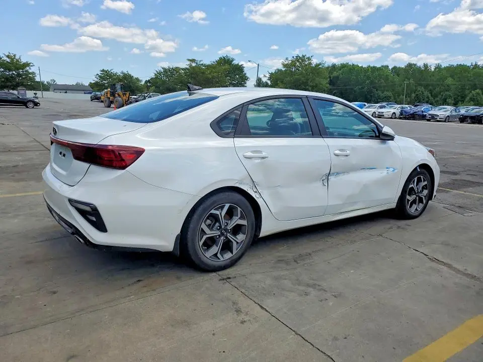 2021 KIA FORTE LXS  