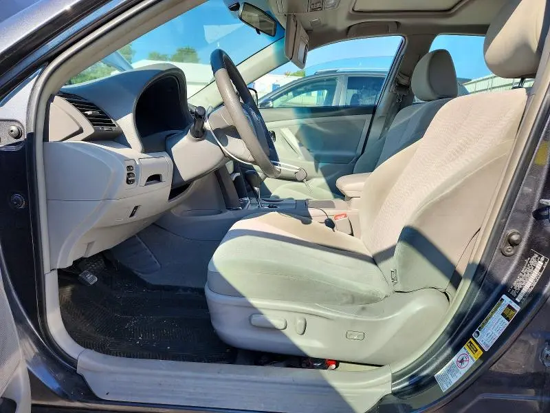 2011 TOYOTA CAMRY LE  