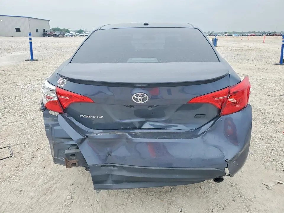 2018 TOYOTA COROLLA SE  